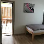 Veri 2 فيلة اوسترافا